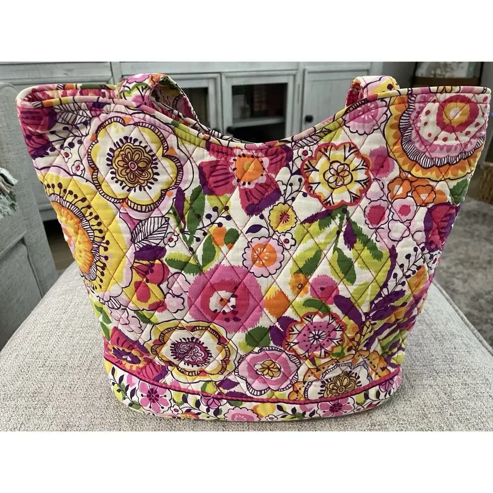Vera Bradley excellent smoke